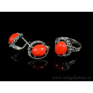 Кольцо и серьги с кораллом (имитация)