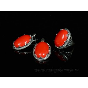 Кольцо и серьги с кораллом (имитация) .