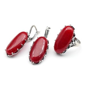 Кольцо и серьги с кварцем (имитация рубина) Кольцо и серьги с кварцем (имитация рубина)