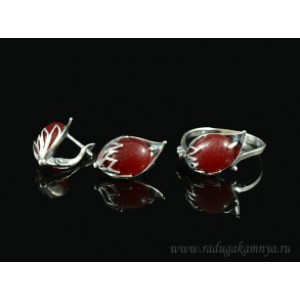 Кольцо и серьги с кварцем (имитация рубина) Кольцо и серьги с кварцем (имитация рубина)
