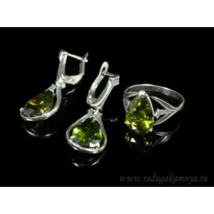 Кольцо и серьги с цирконом искусственным, цвет олива