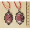 Кулон из родонита, овал 30х20мм, ажурная оправа
