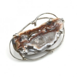 Брошь с жеодами агата бразильского 47*28мм.