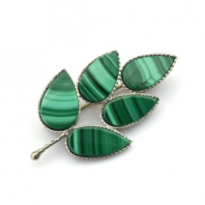 Брошь малахит "Веточка" 40*22мм.