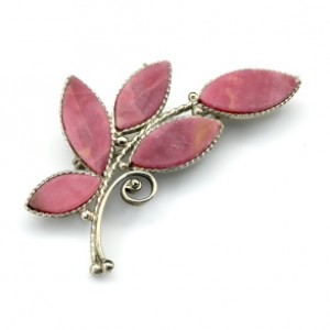 Брошь родонит "Веточка" малая 51*30мм., м9