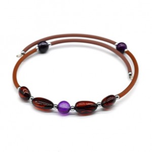 Браслет на пружинке с янтарем и агатом тонированным галтовка цвет коньячный, 17см