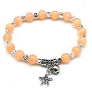 Браслет из кошачьего глаза (синт.) шарик 8мм с Кулонами цвет кремовый (иск.)