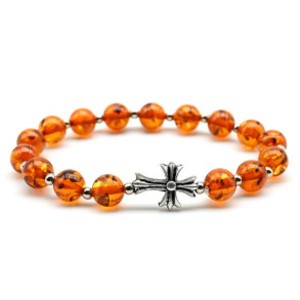 Браслет из янтаря шарик 8мм с крестиком цвет коньячный (иск.)