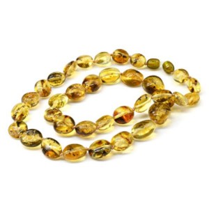 Колье из янтаря галтовка 9*10мм-13*15мм цвет  лимонно-зеленый, 21,7г, 50см.