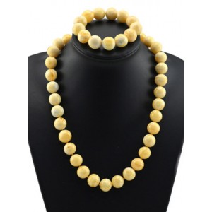 Бусы и браслет из янтаря мятый шарик 15-16мм молочный, 55см (иск.)