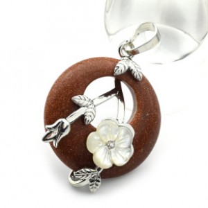 Кулон с камнем из авантюрина круг 27мм с цветами (иск.)