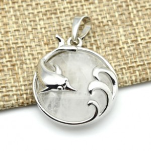 Кулон Дельфин 24*26мм с горным хрусталем