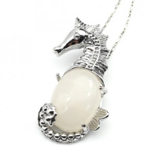 Кулон в виде Морского конька 22*37мм с розовым кварцем в металле