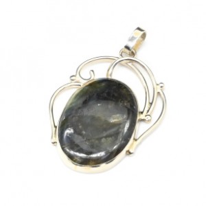 Кулон с лабрадором 32*39мм.