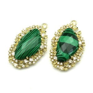 Кулон "Грация" с малахитом искусственным 30*45мм, золотистый (иск.)