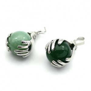 Кулон Шар в ладонях 18*23мм с нефритом прессованным