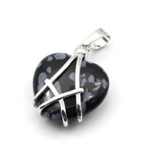 Кулон в форме сердца 20*25мм с обсидианом снежным