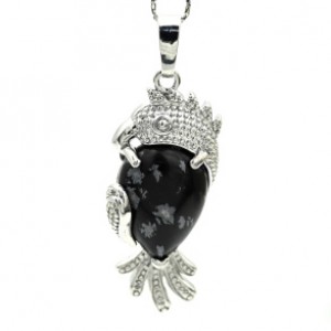 Кулон в металле "Попугай" 15*35мм с обсидианом снежным