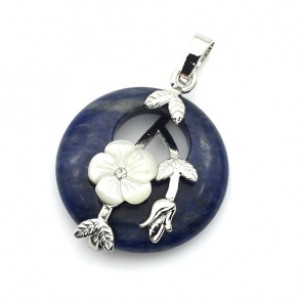 Кулон с камнем из содалита круг 27мм с цветами Кулон с камнем из содалита круг 27мм с цветами