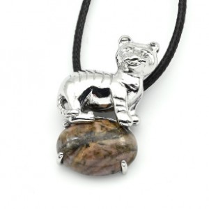 Кулон с родонитом Тигр 23*32мм