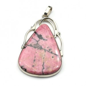 Кулон с родонитом 33*54мм.