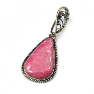 Кулон родонит " Орлец " 24*41мм. Кулон родонит " Орлец " 24*41мм.