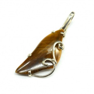 Кулон из тигрового глаза 19*40мм. Кулон из тигрового глаза 19*40мм.