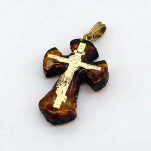 Кулон из янтаря крестик 25*38мм коньячный, гальваника цвет золото (иск.)