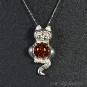 Кулон с янтарём в посеребрении котенок 15*30мм коньячный (иск.)