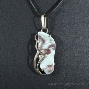 Кулон из яшмы 20*41мм. Кулон из яшмы 20*41мм.