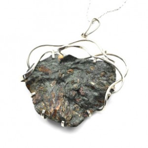 Кулон астрофиллит 57*49мм.