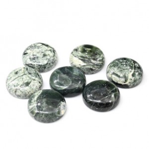 Кабошон из змеевика круг 22*22*7мм.