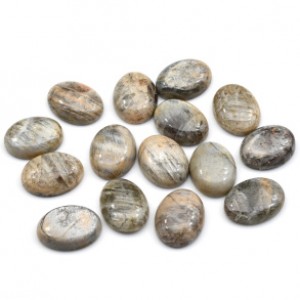 Кабошон из камня лунник овал, 15*20*5,5мм