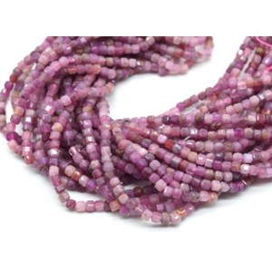 Бусины из рубина кубик гр.2мм, 38,5см, 165 бусин