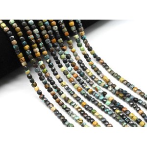 Бусины из хризоколлы кубик гр.3,5-4мм, 39,5см, 102 бусины Бусины из хризоколлы кубик гр.3,5-4мм, 39,5см, 102 бусины