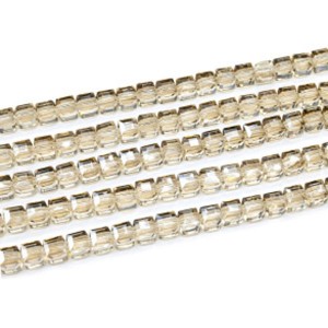 Бусины из циркона кубик гр.11,5*11,5мм цвет шампань, 39см, 34 бусины (иск.) Бусины из циркона кубик гр.11,5*11,5мм цвет шампань, 39см, 34 бусины (иск.)