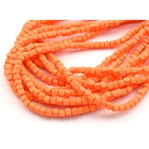 Бусины из каучука кубик 5мм, цвет оранжевый, 40см, 86 бусин (иск.) Бусины из каучука кубик 5мм, цвет оранжевый, 40см, 86 бусин (иск.)