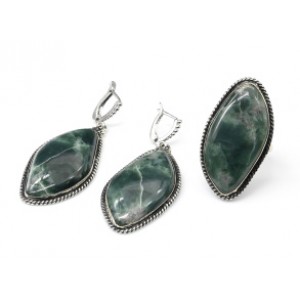 Кольцо и серьги из офита " Грация "