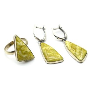 Кольцо и серьги лизардит " Грация "