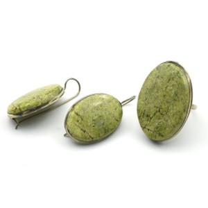 Кольцо и серьги змеевик "Овал"