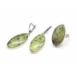 Кольцо и серьги из змеевика " Овал "