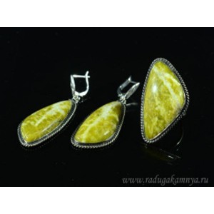 Кольцо и серьги лизардит " Грация "