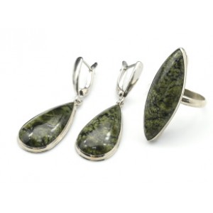 Кольцо и серьги змеевик