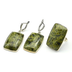 Кольцо и серьги змеевик " Прямоугольник " Кольцо и серьги змеевик " Прямоугольник "