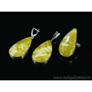 Кольцо и серьги лизардит