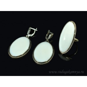 Кольцо и серьги кахолонг " Овал "