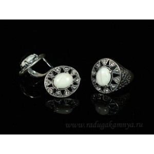 Кольцо и серьги с кахолонгом