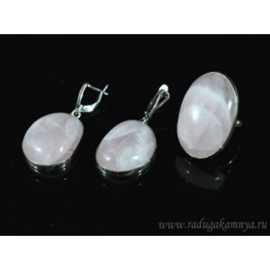 Кольцо и серьги с розовым кварцем Кольцо и серьги с розовым кварцем