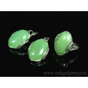 Кольцо и серьги с кварцем (имитация нефрита)