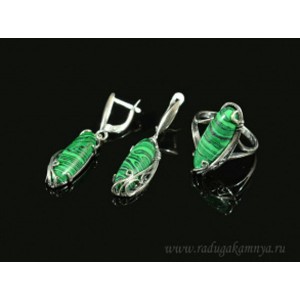 Кольцо и серьги с малахитом (имитация) (иск.) Кольцо и серьги с малахитом (имитация) (иск.)
